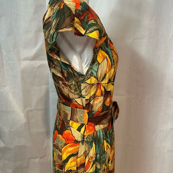Vibrant Tropical Button-Down Midi Dress - Picture 10 of 14